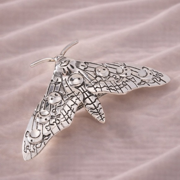 Gothic Silver Moth Hair Pin main image 12
